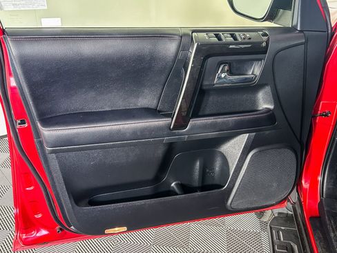 Used 2024 Toyota 4Runner TRD Off-Road Premium image 21