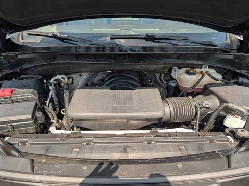 Used 2022 Chevrolet Suburban LT AWD/4WD image 39