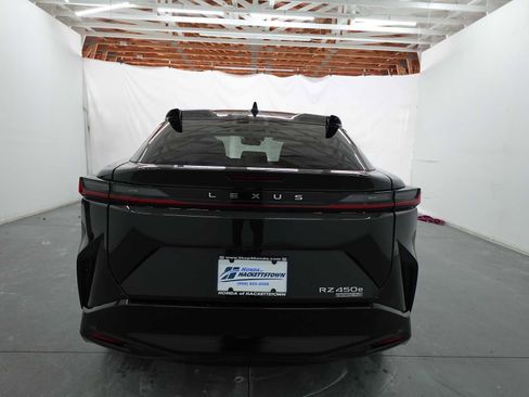 Used 2023 Lexus RZ 450e Luxury image 6