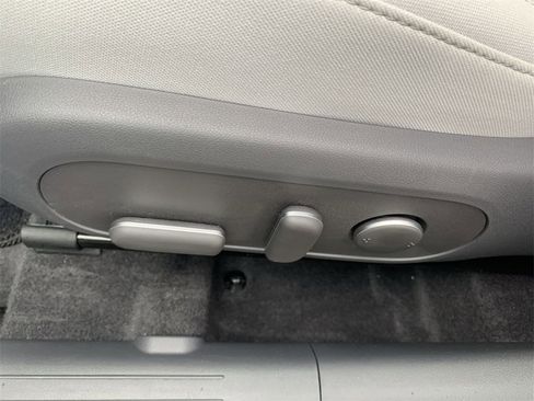 Used 2024 Hyundai Kona SEL image 12