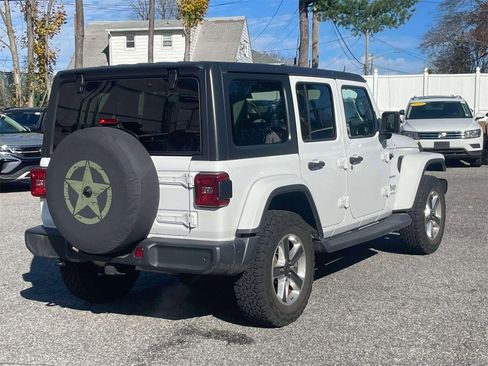 Used 2018 Jeep Wrangler Unlimited Sahara image 6
