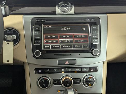 Used 2013 Volkswagen CC Lux image 18