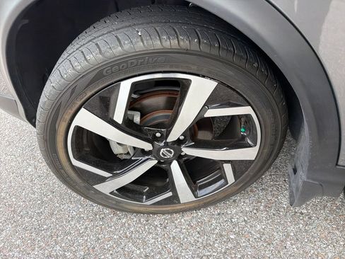 Used 2022 Nissan Rogue Sport SL AWD/4WD image 47