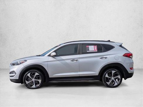 Used 2016 Hyundai Tucson Limited w/ Option Group 03 FWD image 9