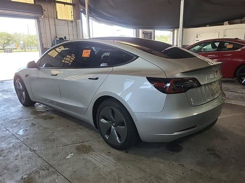 Used 2018 Tesla Model 3 RWD image 4