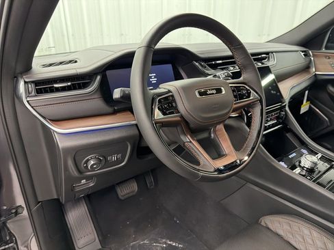 New 2025 Jeep Grand Cherokee L Summit w/ Rear Seat Video Group I image 20