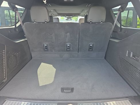 Used 2023 Chevrolet Suburban RST w/ Sport Performance Package AWD/4WD image 30