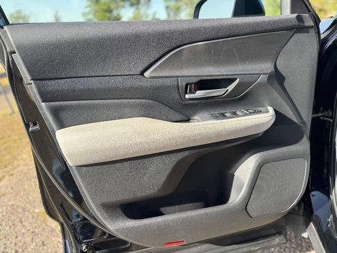 Used 2025 Toyota Grand Highlander AWD image 9