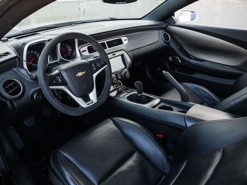 Used 2013 Chevrolet Camaro SS w/ SS Performance Package RWD image 2