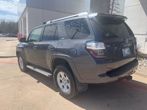 Used 2017 Toyota 4Runner SR5 image 6