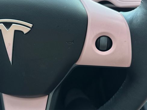 Used 2022 Tesla Model Y Performance image 31