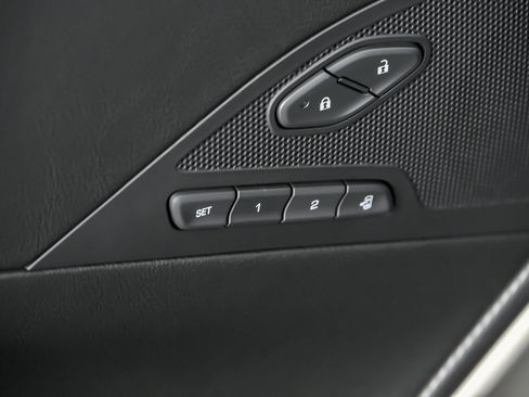 Used 2018 Chevrolet Corvette Z06 RWD image 18