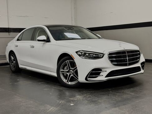 Used 2024 Mercedes-Benz S 580 4MATIC Sedan image 2