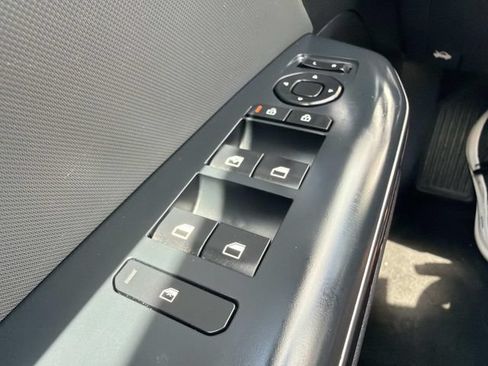 Used 2025 Kia K4 FWD image 20