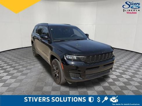 Used 2024 Jeep Grand Cherokee L Altitude AWD/4WD image 3