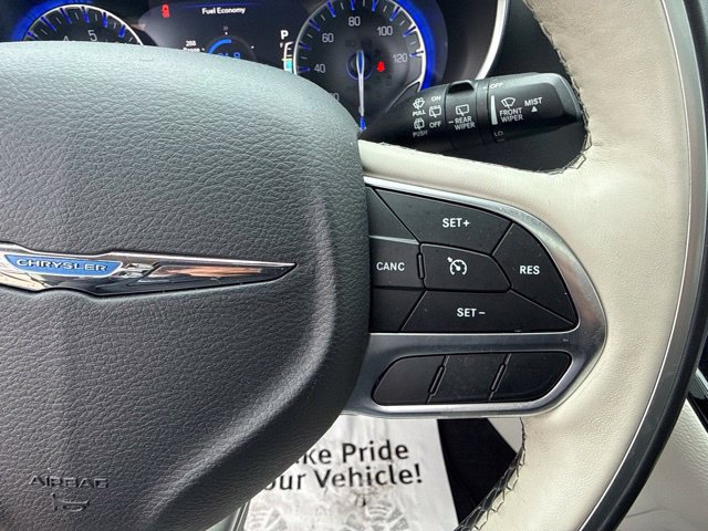 Used 2020 Chrysler Pacifica Limited FWD image 15