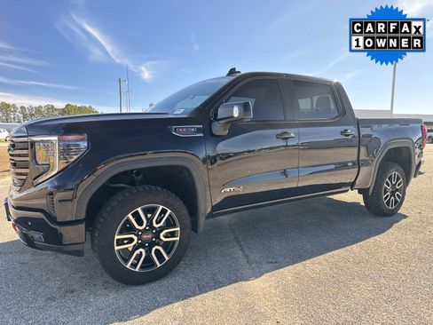 Used 2024 GMC Sierra 1500 AT4 w/ Technology Package image 8