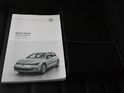 Used 2024 Volkswagen Golf R R image 59
