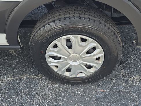 Used 2023 Ford Transit 350 XLT image 6