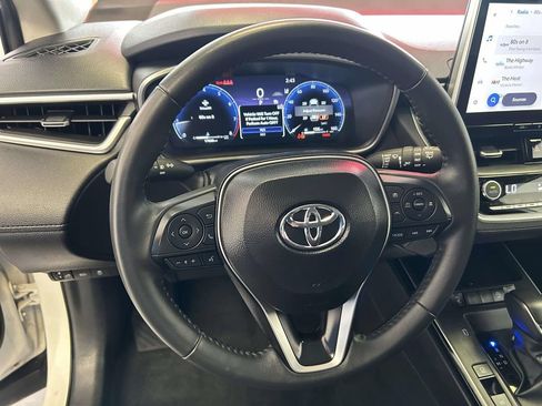 Used 2026 Toyota Corolla Cross XLE FWD image 18
