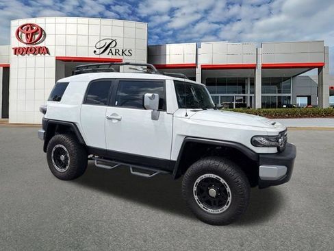 Used 2012 Toyota FJ Cruiser 2WD w/ Upgrade Pkg image 1