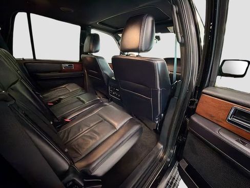 Used 2017 Lincoln Navigator Select image 27