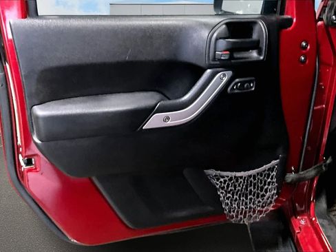 Used 2013 Jeep Wrangler Sahara w/ Dual Top Group image 27