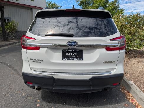 Used 2023 Subaru Ascent 8-Passenger AWD/4WD image 4