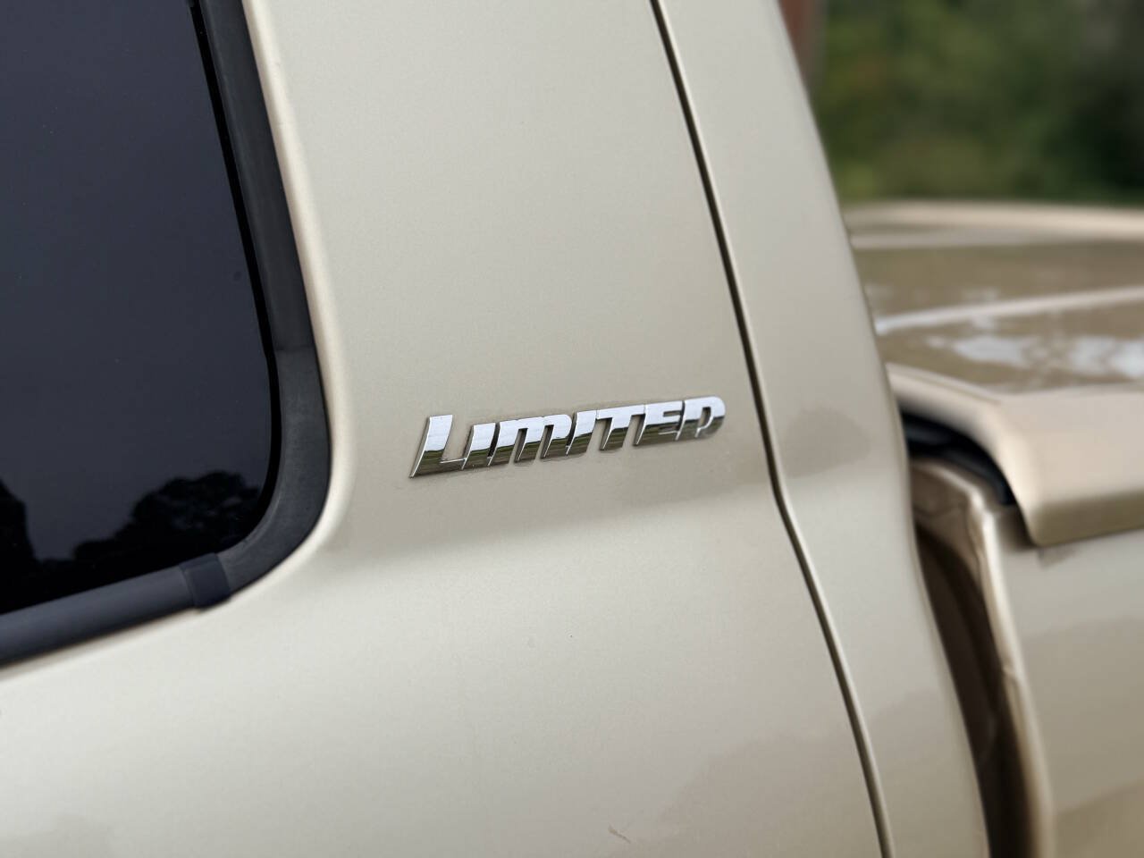 Used 2010 Toyota Tundra Limited RWD image 11