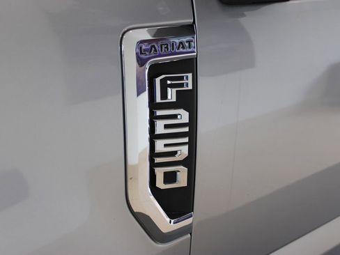Used 2022 Ford F250 Lariat w/ Lariat Value Package AWD/4WD image 40