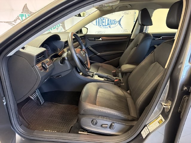 Used 2022 Volkswagen Passat 2.0T FWD image 9