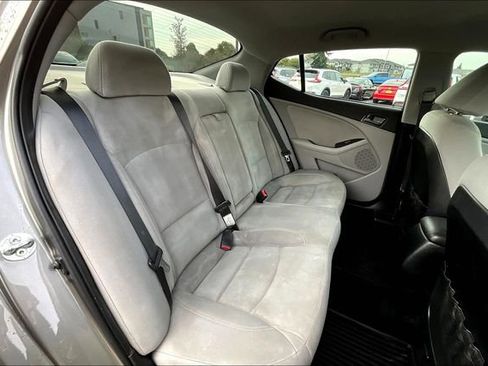 Used 2013 Kia Optima LX w/ Convenience Plus Pkg image 24