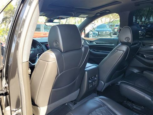 Certified 2023 Buick Enclave Avenir image 13