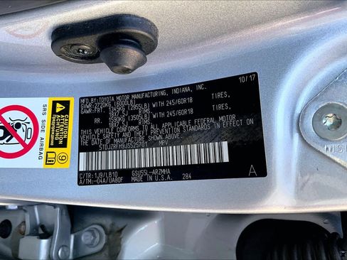 Used 2018 Toyota Highlander XLE AWD/4WD image 34