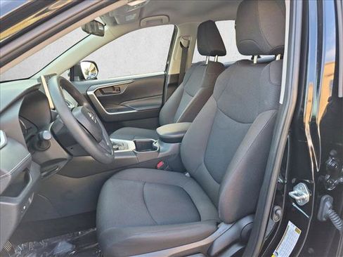 Used 2024 Toyota RAV4 LE AWD/4WD image 15