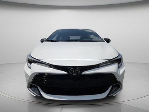 Used 2025 Toyota Corolla XSE FWD image 3
