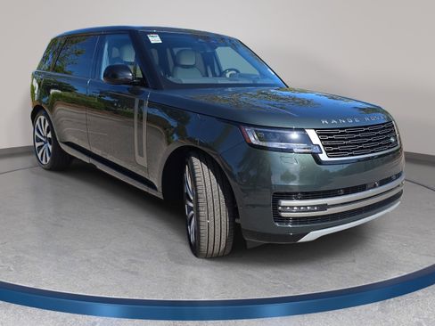 New 2026 Land Rover Range Rover Long Wheelbase SE AWD/4WD image 3