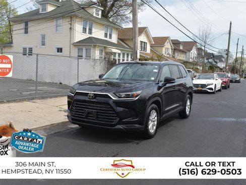 Used 2025 Toyota Grand Highlander FWD image 2