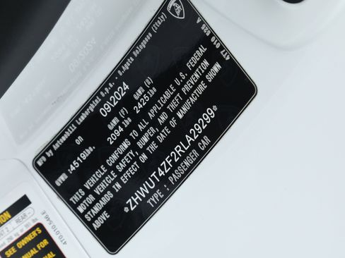 Used 2024 Lamborghini Huracan EVO image 39