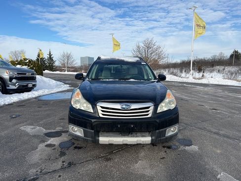 Used 2010 Subaru Outback 2.5i Limited image 2