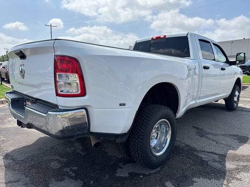 Used 2024 RAM 3500 Tradesman w/ Chrome Appearance Group AWD/4WD image 4