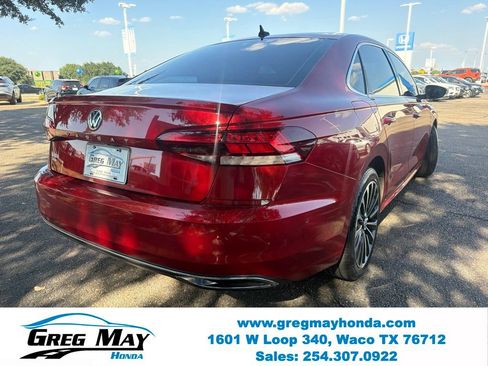 Used 2022 Volkswagen Passat 2.0T FWD image 3