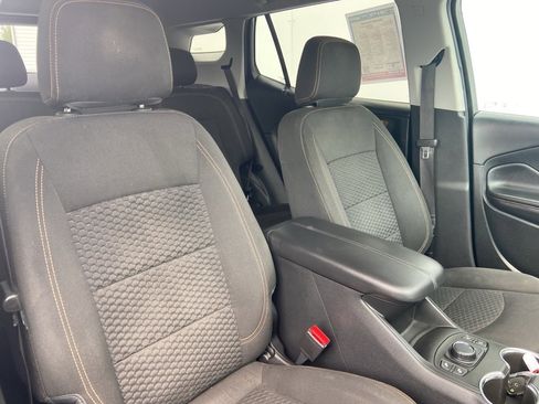 Used 2020 GMC Terrain SLE w/ Driver Convenience Package image 4