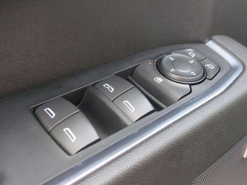 Used 2022 Chevrolet Silverado 1500 LT Trail Boss w/ Convenience Package II AWD/4WD image 12