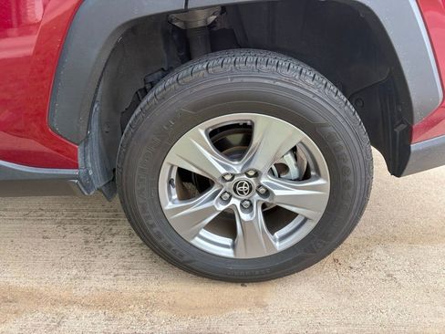 Used 2022 Toyota RAV4 XLE FWD image 19