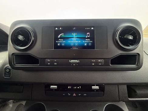 Used 2024 Mercedes-Benz Sprinter 2500 w/ Acoustic Package image 32