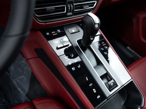 New 2026 Porsche Macan GTS image 15