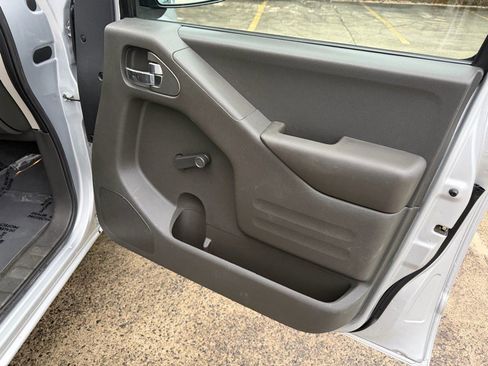 Used 2019 Nissan Frontier S image 20