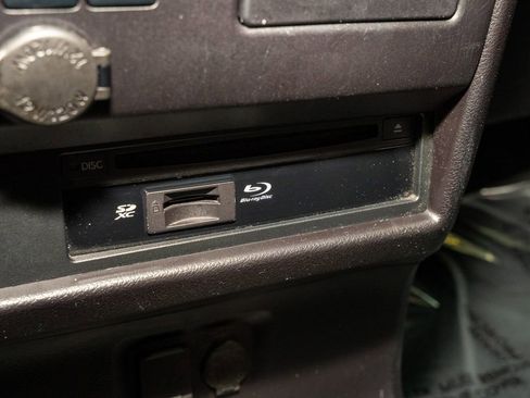 Used 2017 Toyota Sienna SE Premium image 19