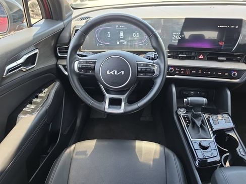Certified 2025 Kia Sportage X-Line w/ Premium Package AWD/4WD image 9